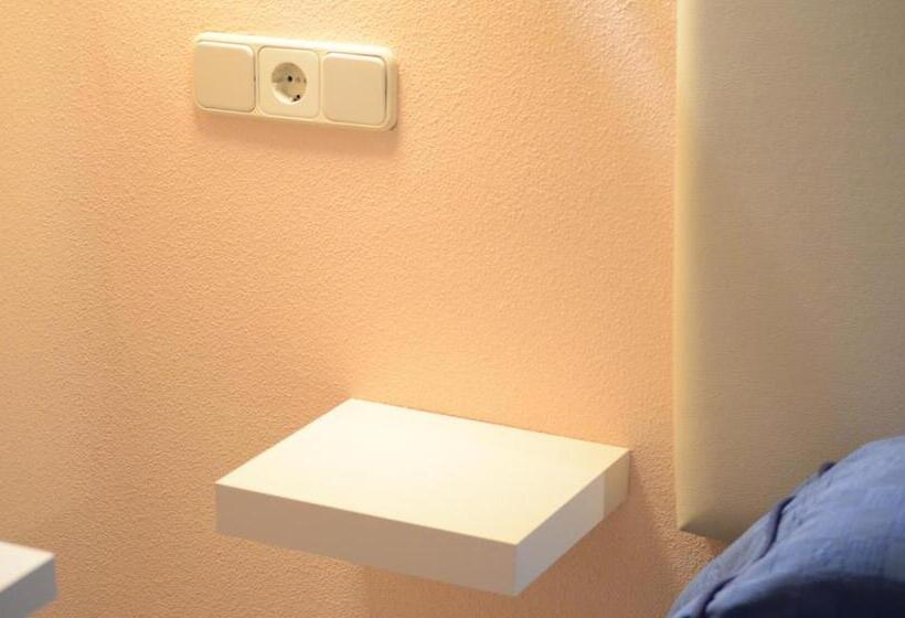 غرفة قياسية فردية, Legazpi