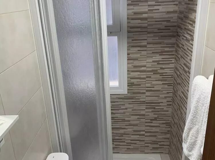 اتاق استاندارد یک نفره, Hostal Mediterráneo