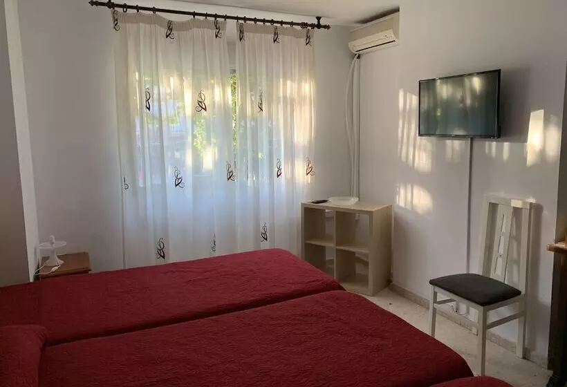 اتاق استاندارد سه نفره, Hostal Mediterráneo