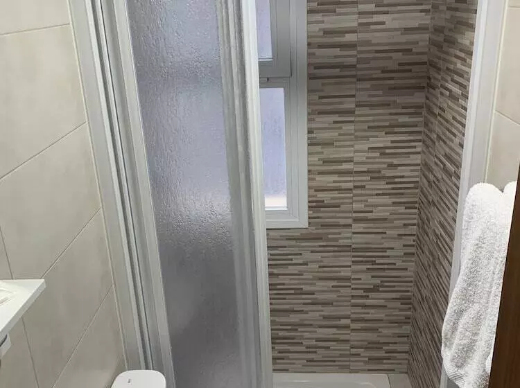 اتاق استاندارد یک نفره, Hostal Mediterráneo