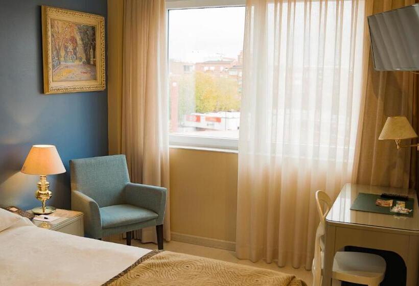 اتاق استاندارد یک نفره, Sancho