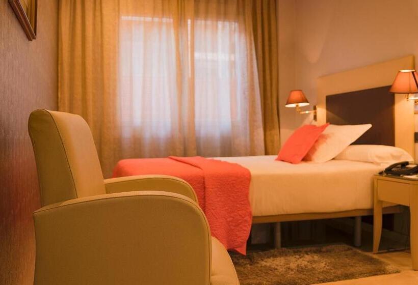 اتاق استاندارد یک نفره, Sancho