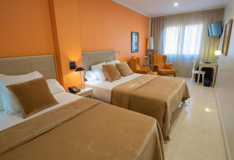 اتاق استاندارد سه نفره, Sancho