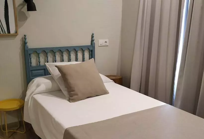 Superior Yhden Hengen Huone, Vicente Home