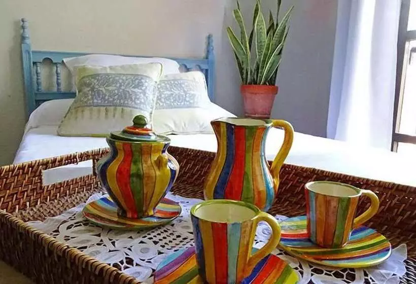 Standard Yhden Hengen Huone, Vicente Home