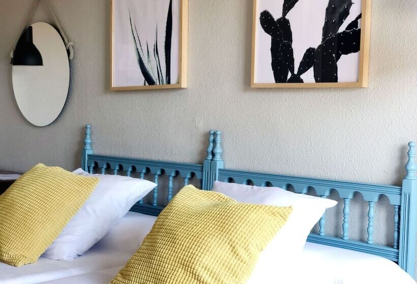 غرفة قياسية, Vicente Home