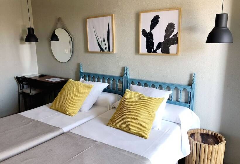 غرفة قياسية, Vicente Home