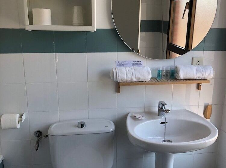 غرفة قياسية, Vicente Home