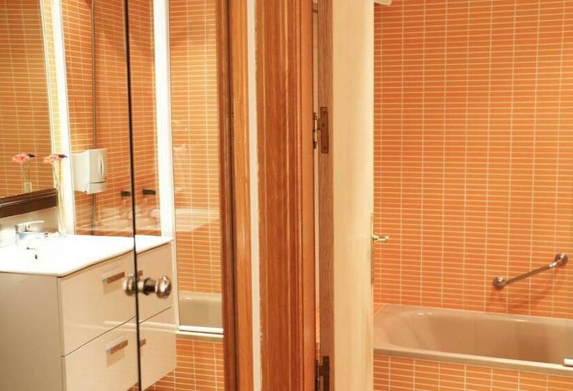 اتاق خانوادگی, Apartamentos Turisticos G3 Galeon