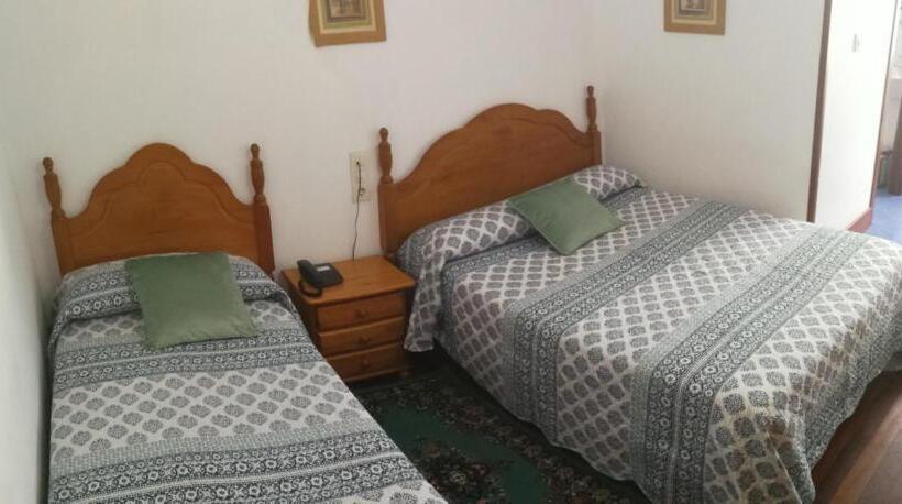 غرفة قياسية ثلاثية, Hostal La Casilla