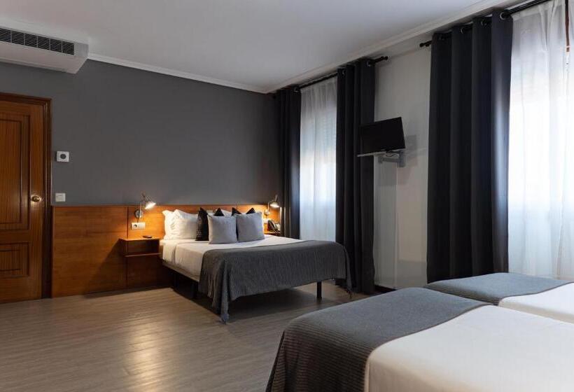 اتاق خانوادگی, Carlos 96