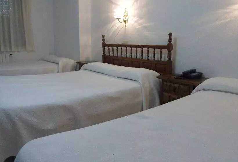 Standard Triple Room, Conde