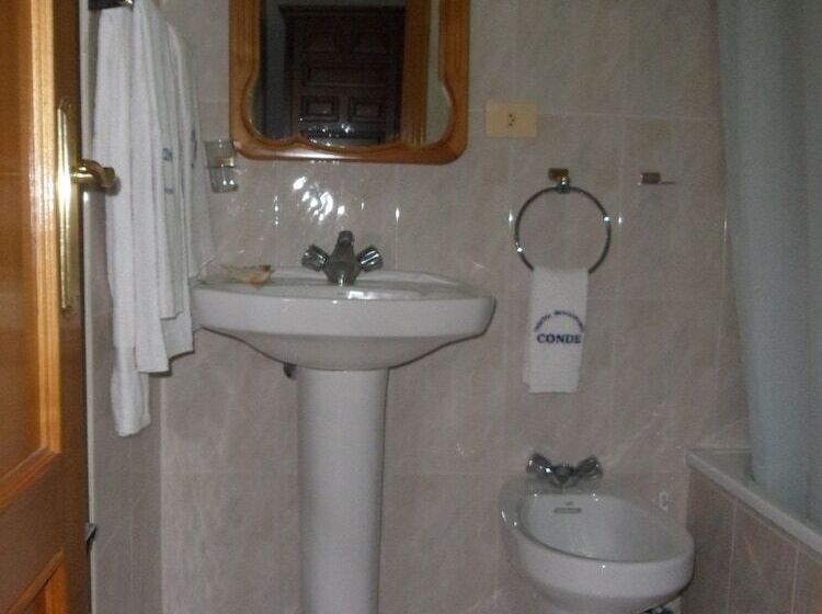 غرفة قياسية فردية, Conde