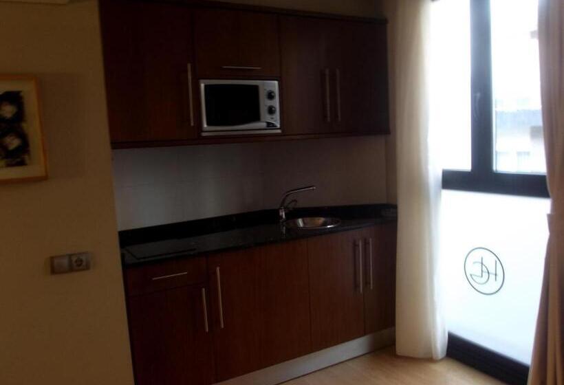 スタンダードスタジオ, Gijon