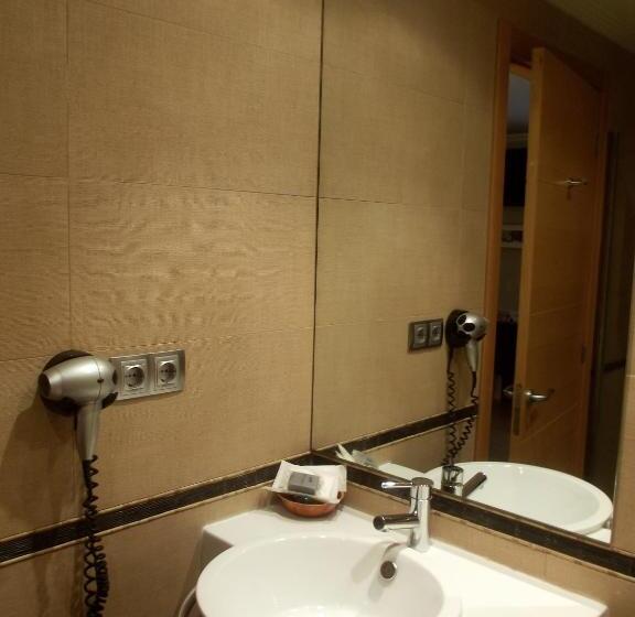 スタンダードスタジオ, Gijon