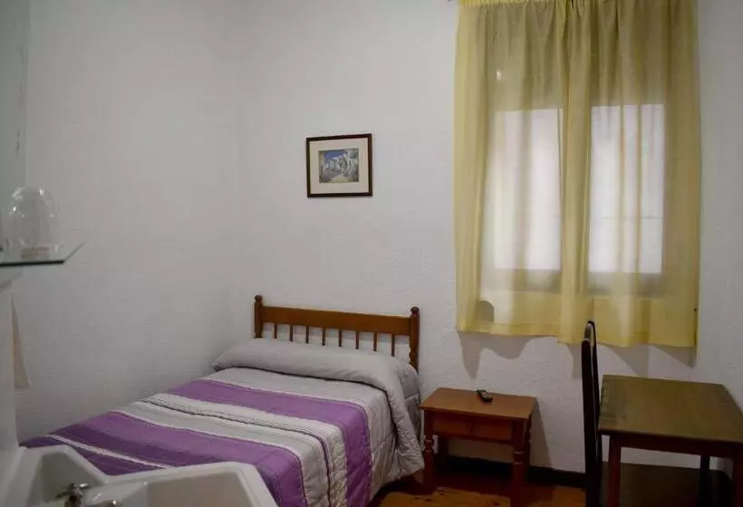 اتاق استاندارد یک تخته با سرویس بهداشتی مشترک, Hostal Oviedo