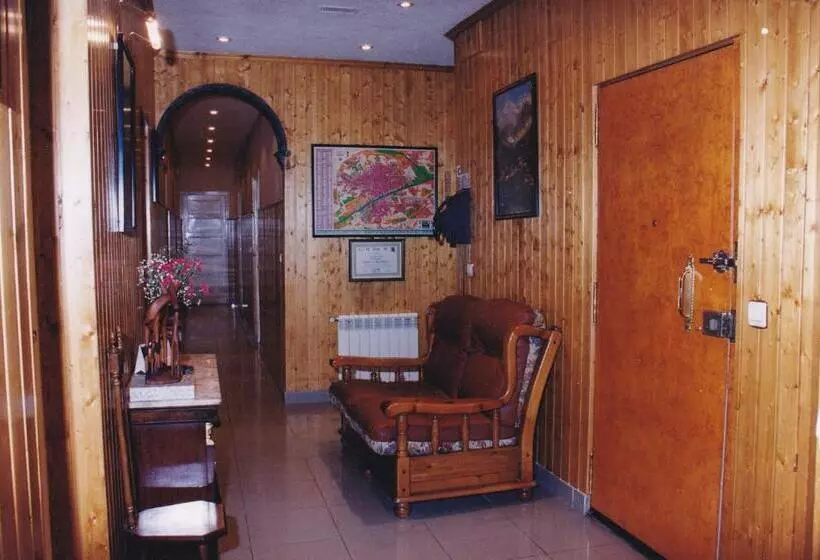 اتاق استاندارد با سرویس بهداشتی مشترک, Hostal Oviedo