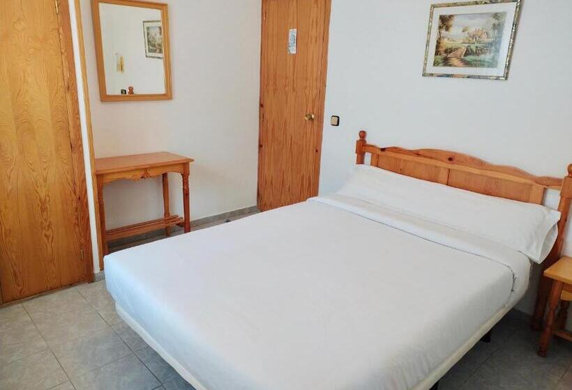 اتاق استاندارد, Hostal Pirineos Meliz