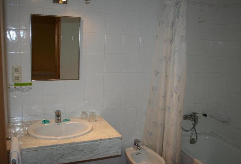 스탠다드 룸, Llacs De Cardos