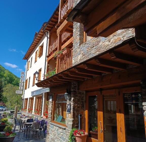 스탠다드 룸, Llacs De Cardos