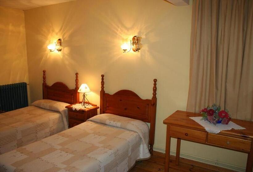 4인용 스탠다드 룸, Llacs De Cardos