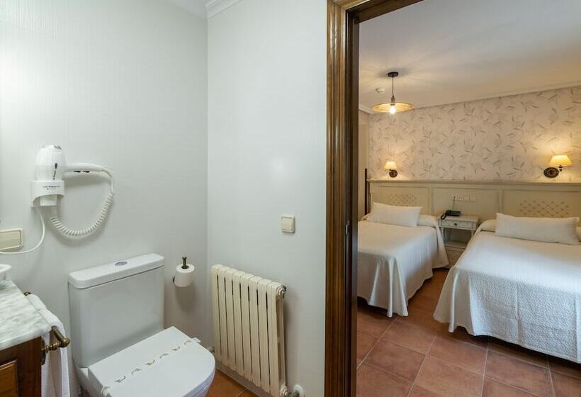 غرفة قياسية, Logis Hotel Restaurante La Casa De Juansabeli