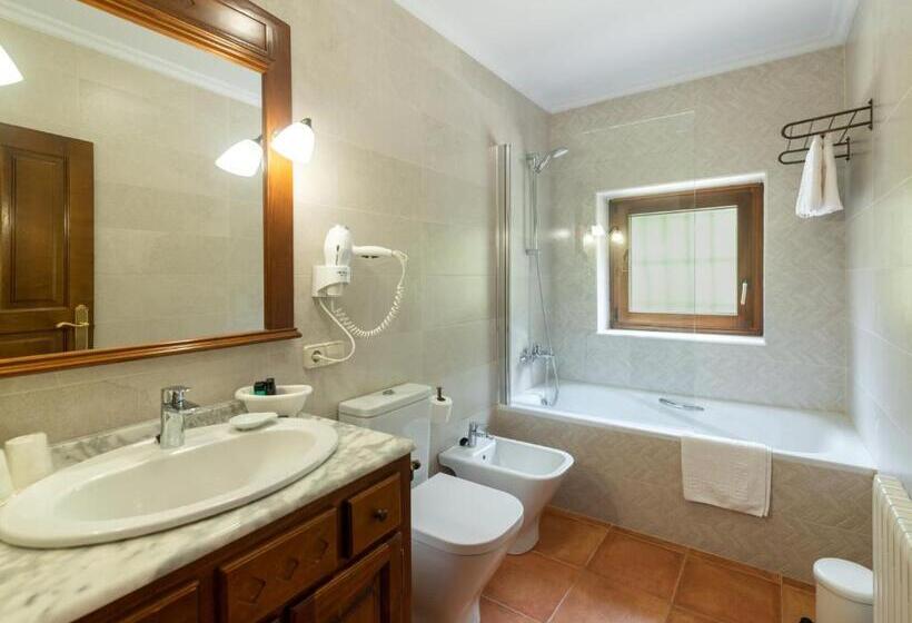 غرفة قياسية, Logis Hotel Restaurante La Casa De Juansabeli