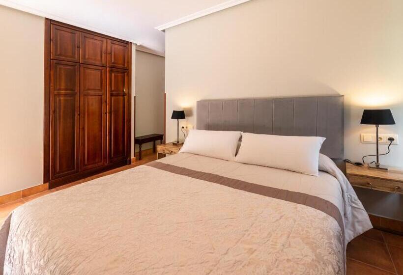 غرفة قياسية, Logis Hotel Restaurante La Casa De Juansabeli