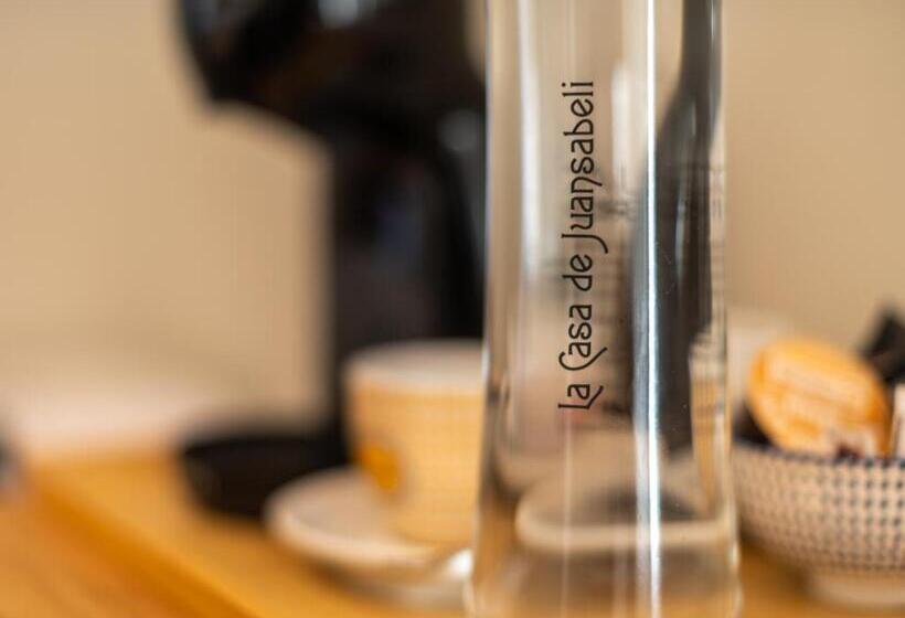 غرفة قياسية, Logis Hotel Restaurante La Casa De Juansabeli