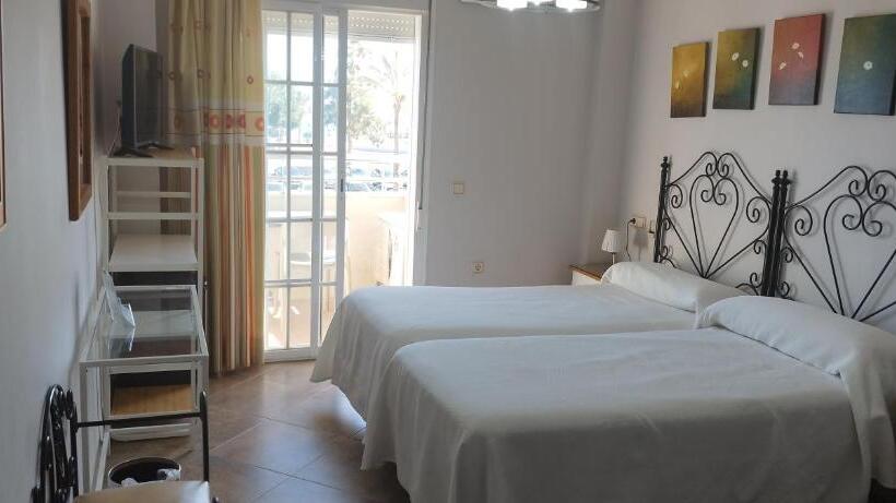 غرفة قياسية مطلّة علي البحر, Miraya Beach
