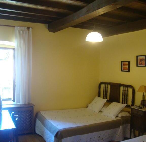 غرفة عائلية, Rural Genestoso