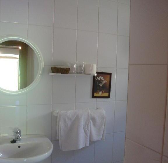 غرفة عائلية, Rural Genestoso