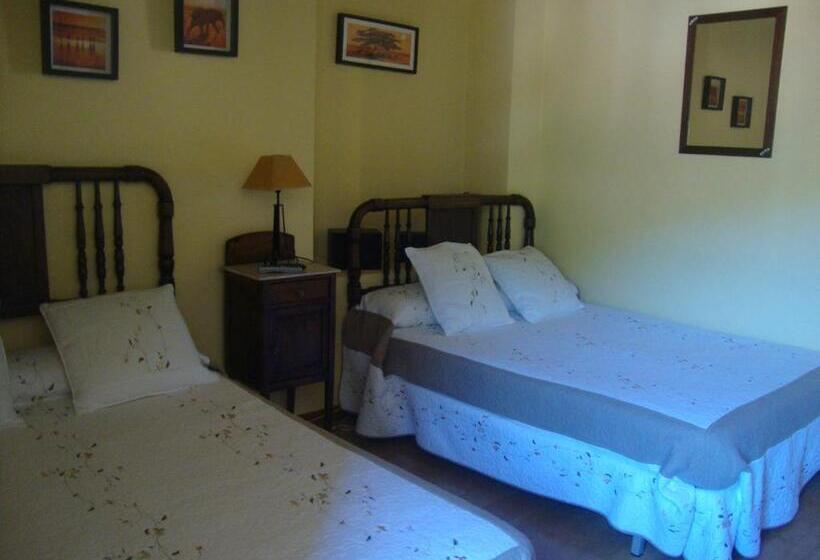 غرفة عائلية, Rural Genestoso