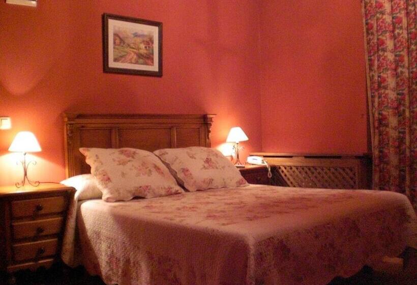 غرفة عائلية, Rural Genestoso