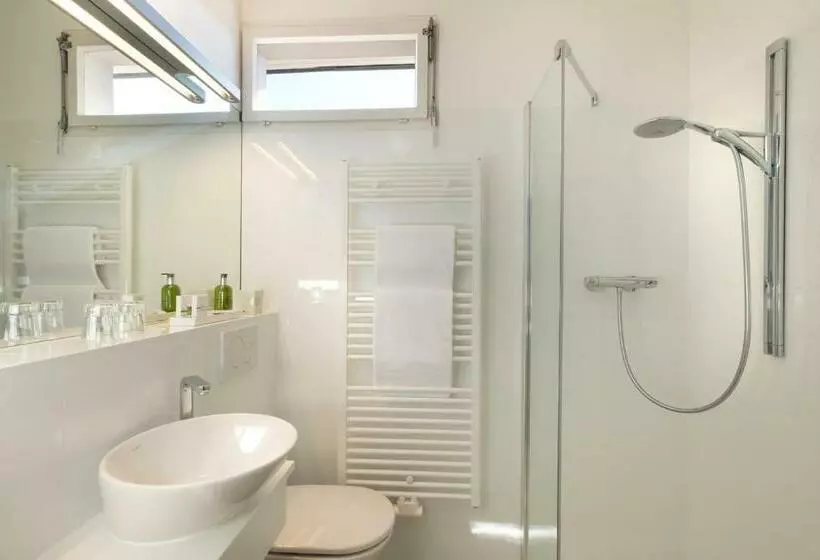 バルコニー付きスタンダードルーム, Dermuth Hotels – Hotel Dermuth Pörtschach