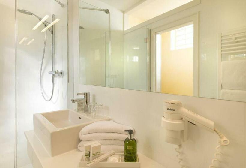 اتاق استاندارد با بالکن, Dermuth Hotels – Hotel Dermuth Pörtschach