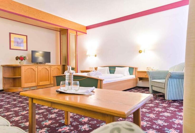 جناح جونيور, Ferienhotel Alber