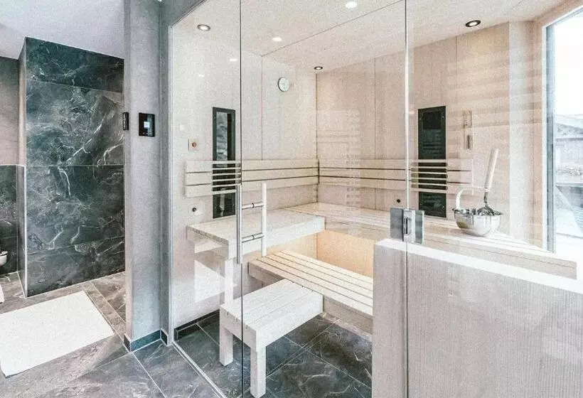 سوئیت با بالکن, Gourmet & Wine Hotel Austria   4 Sterne Superior