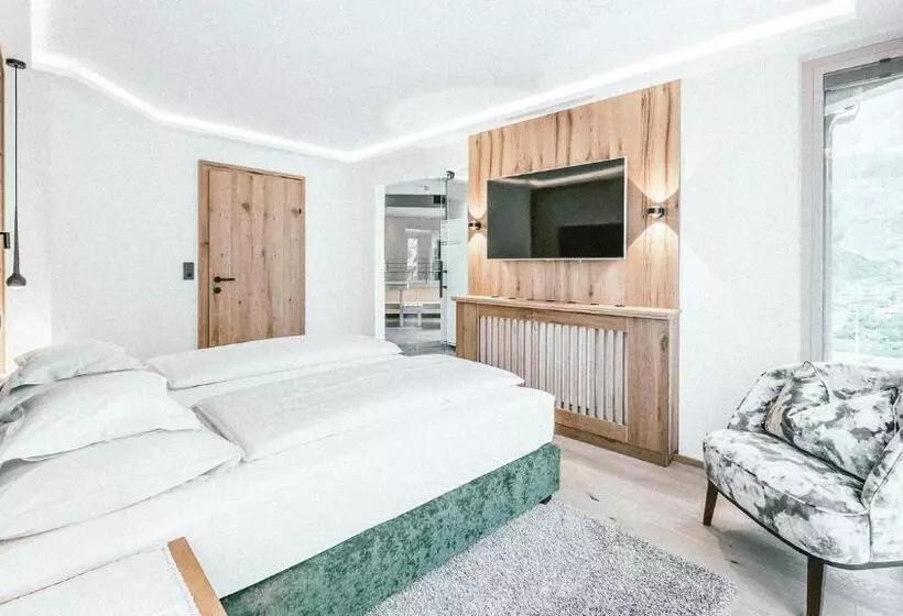 سوئیت با بالکن, Gourmet & Wine Hotel Austria   4 Sterne Superior