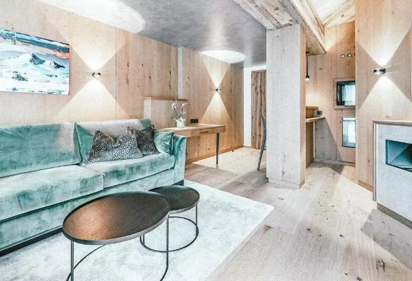 سوئیت با بالکن, Gourmet & Wine Hotel Austria   4 Sterne Superior