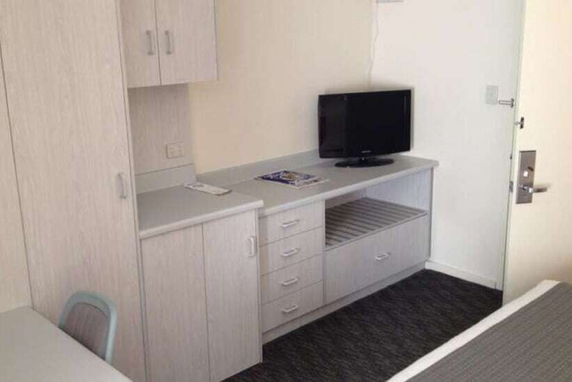 غرفة عائلية, Adelaide Royal Coach