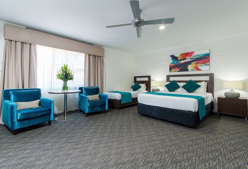 غرفة عائلية, Adelaide Royal Coach