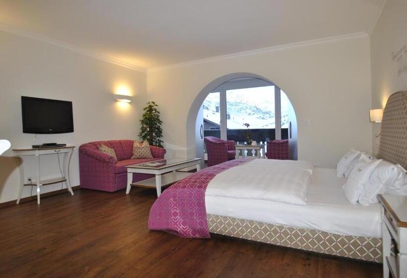 סוויטת ג'וניור, Albona Nova