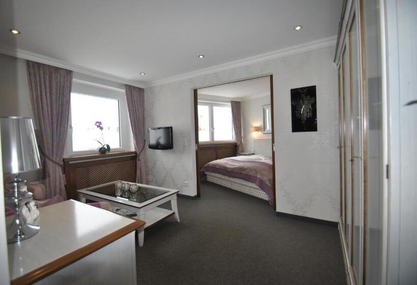 סוויטת ג'וניור, Albona Nova