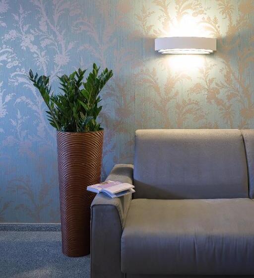 Полулюкс, Albona Nova