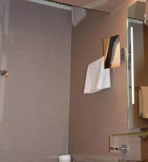 اتاق استاندارد یک نفره, Atel Hotel Lasserhof