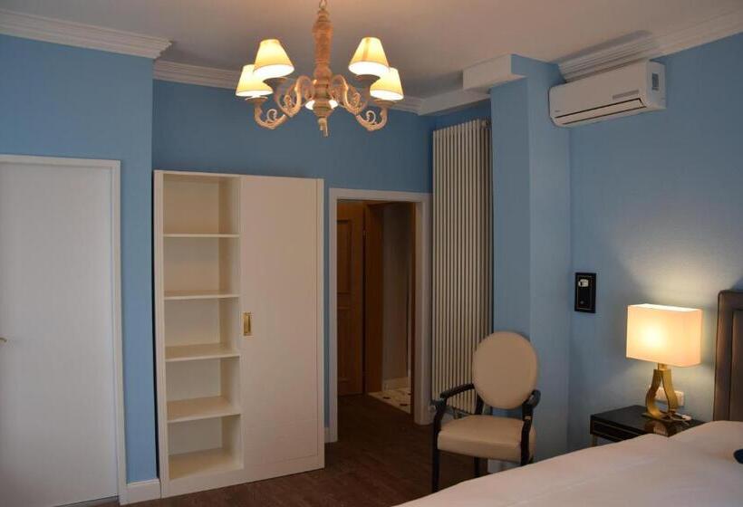 اتاق استاندارد سه نفره, Atel Hotel Lasserhof