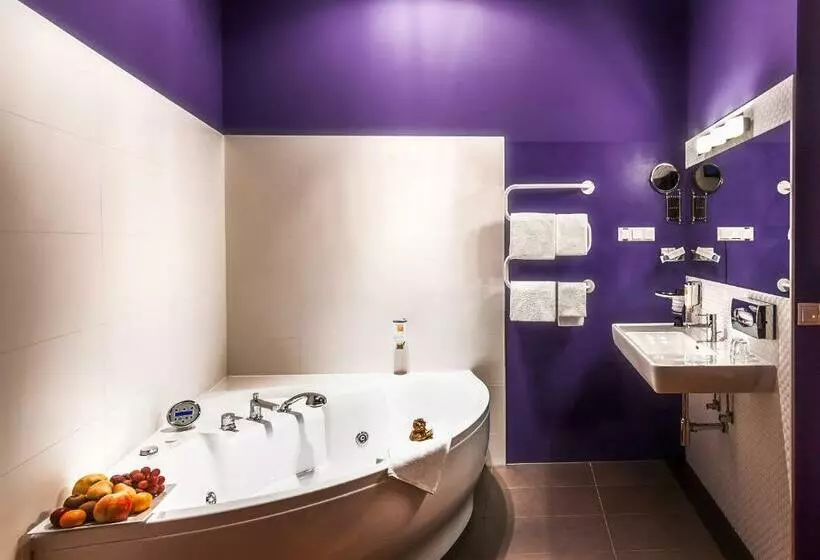 اتاق استاندارد با وان آب گرم, Boutiquehotel Donauwalzer
