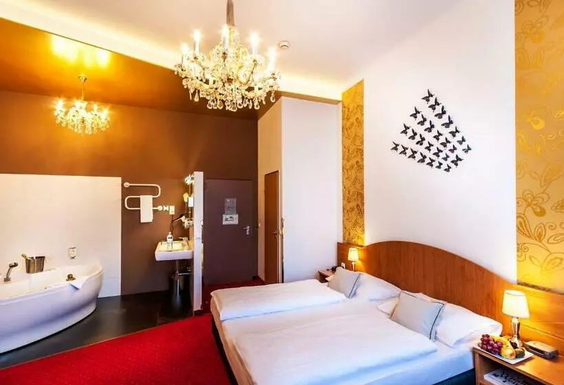 اتاق استاندارد با وان آب گرم, Boutiquehotel Donauwalzer