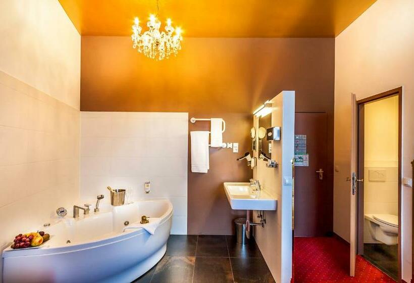 اتاق استاندارد با وان آب گرم, Boutiquehotel Donauwalzer